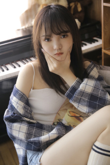门卫老头吮她的花蒂的主演是谁